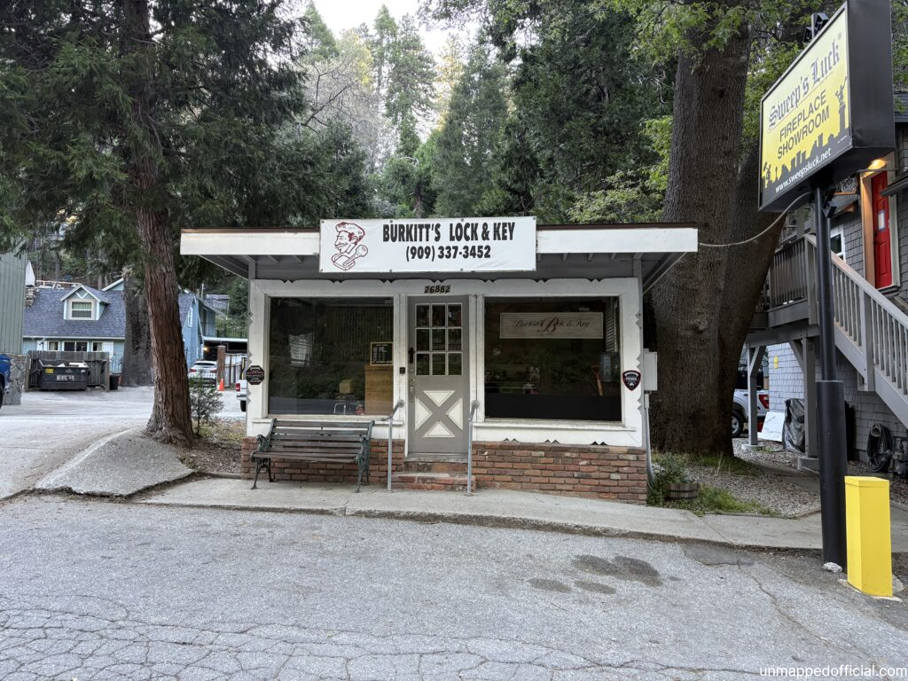 store front exterior of locksmith shop