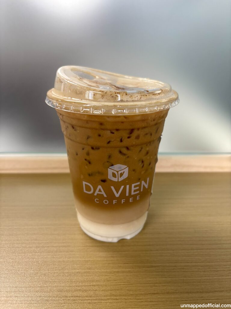 da vien coffee on table