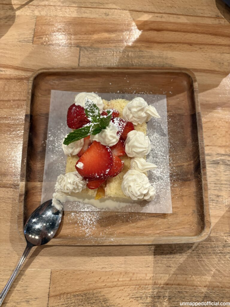 strawberry tres leche